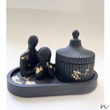 Load image into Gallery viewer, home decor canada, living room decor, modern farmhouse decor canada, affordable home decor, mothers day gifts, mothers day. mother and child, trinket tray, jesmonite trinket tray, gift set, minimalist decor, elegant decor, Black and gold decor set, Black and gold leaf gift sets,