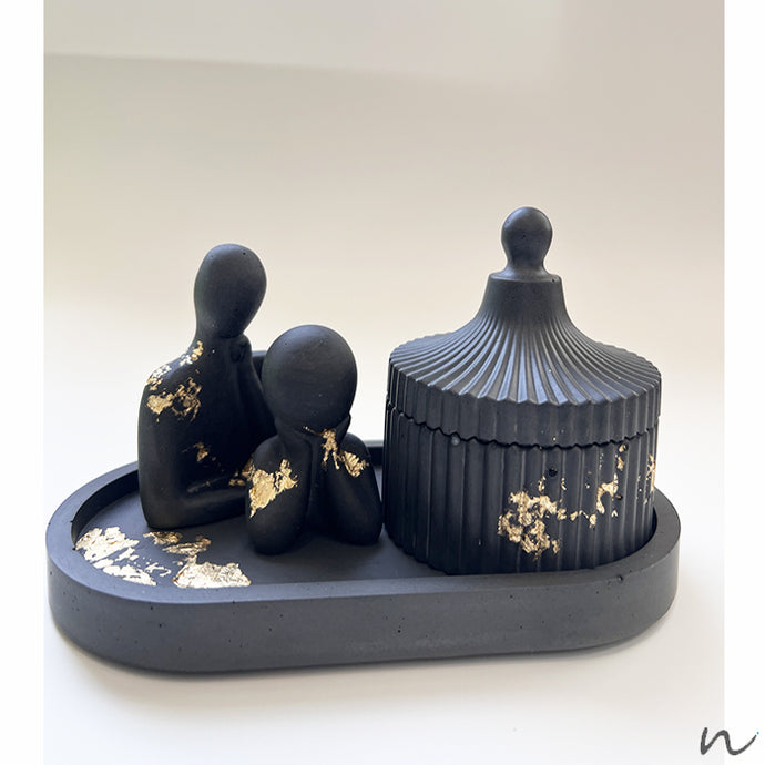 home decor canada, living room decor, modern farmhouse decor canada, affordable home decor, mothers day gifts, mothers day. mother and child, trinket tray, jesmonite trinket tray, gift set, minimalist decor, elegant decor, Black and gold decor set, Black and gold leaf gift sets,