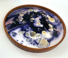 Load image into Gallery viewer, Round Wooden Resin Tray (20.5cm) - neerjatrehan.com